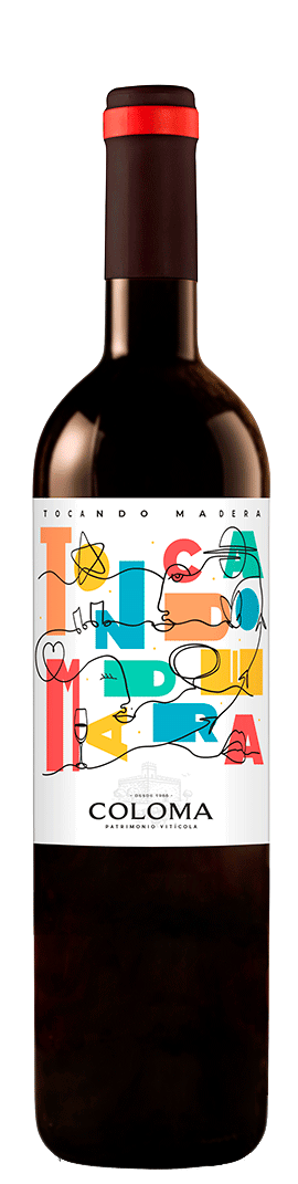 Coloma Tocando a Madera